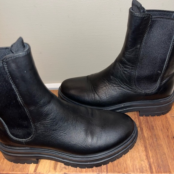 Slip On Gorgeous Black Leather Blondos Waterproof Boots Ordered them for myself - Picture 2 of 7